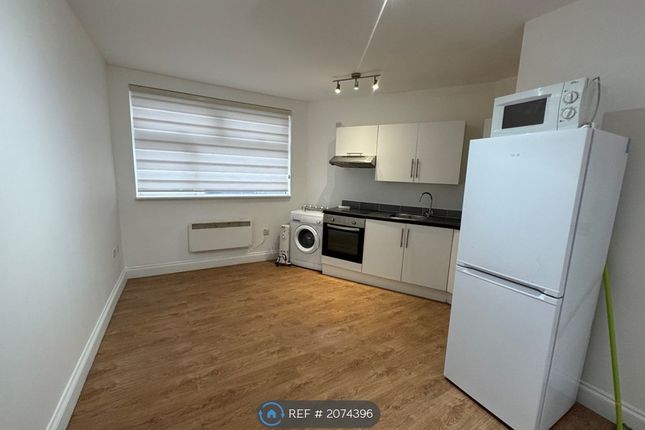 Studio to rent in Myron Place, London