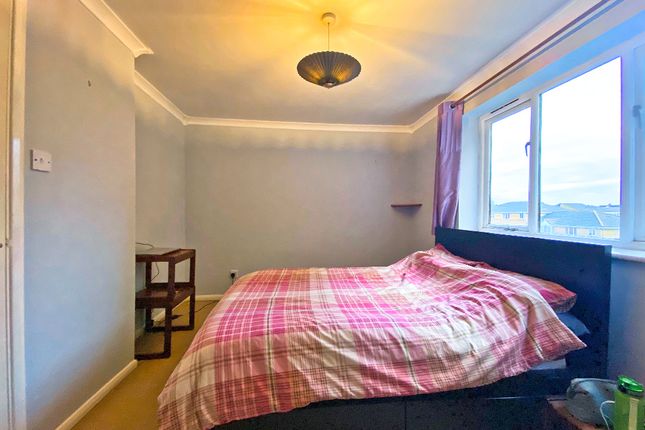 202, Ascot Court, Aldershot photo 3