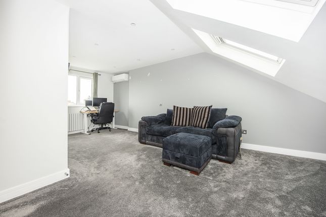 Terraced house to rent in Sandbourne Avenue, London