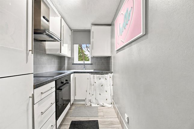 14, Bullrush Grove, Uxbridge photo 3