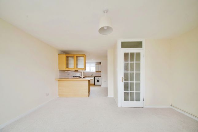 Flat for sale in Forest Road, Walthamstow, London