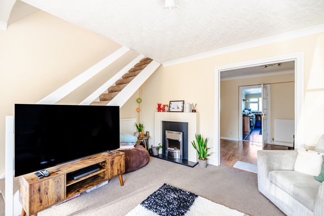 4, Willow Drive, Hook photo 4