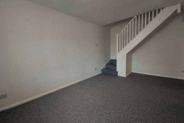 28 Milverton Green, Luton photo 2