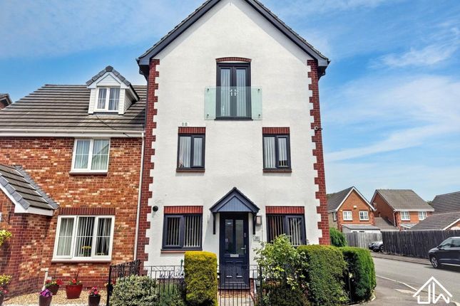 4-bed house on White Avenue, Coedkernew, Newport, £324,950