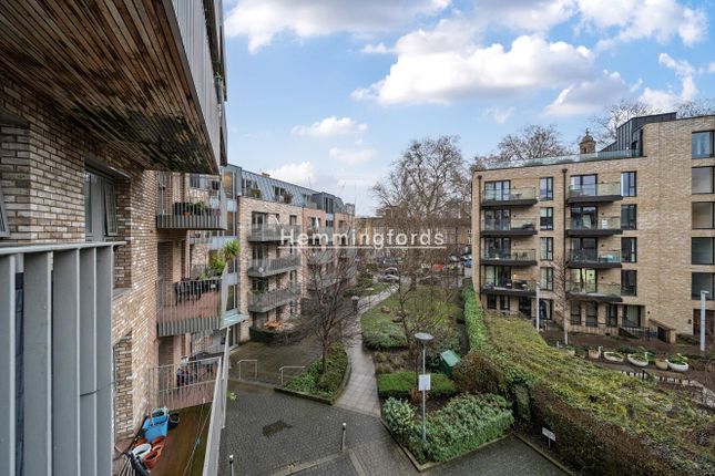 Flat 1, 45, Bevenden Street, London photo 3