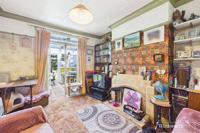 46, Lewgars Avenue, London photo 2