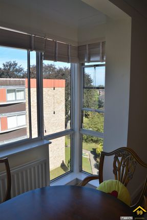 Thumbnail Flat for sale in White Lodge Close, Sutton, Surrey