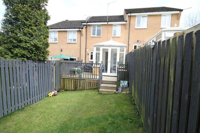 Town house for sale in West Cote Drive, Cote Farm, Thackley
