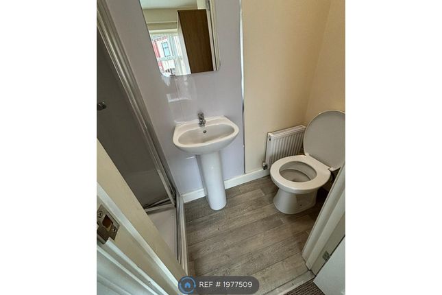 Room to rent in Victoria Road, Mexborough