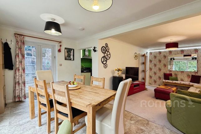 Warwick Road, Aldershot photo 2