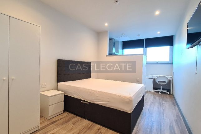 Room 39, Renaissance Works