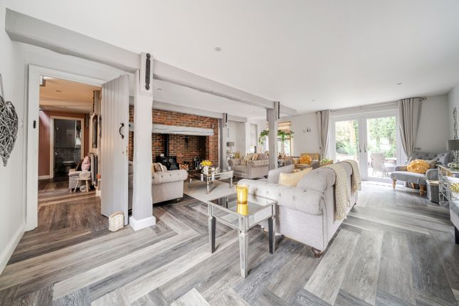 12, Youlden Drive, Surrey photo 4