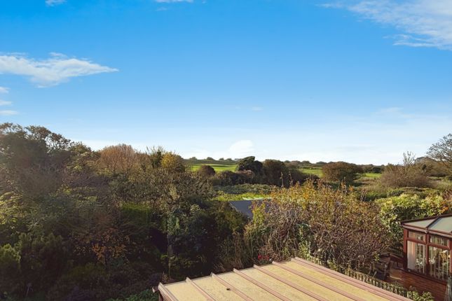 11, Saxon Close, Hythe photo 2