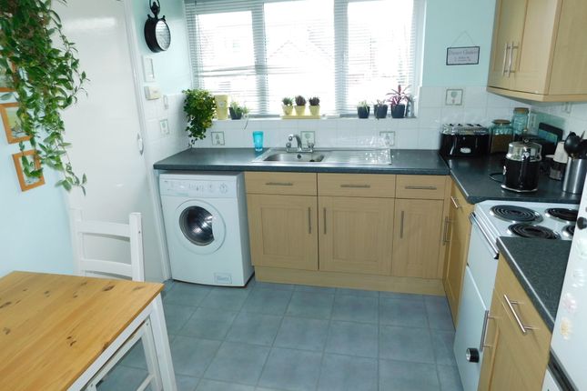 Maisonette for sale in Sycamore Road, Hythe