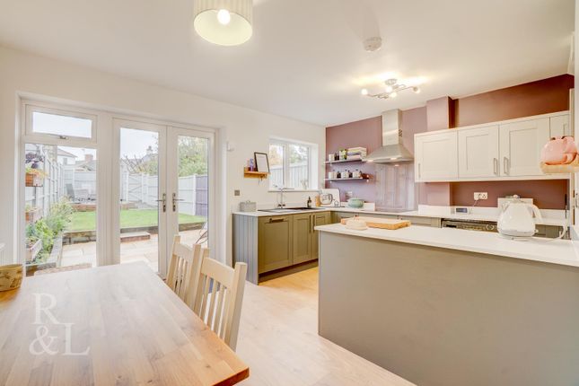 78, Brook View Drive, Nottingham photo 2