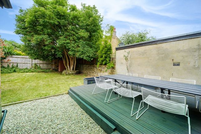 2a, Gowlett Road, London photo 4