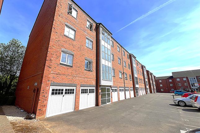 45, Chandley Wharf, Warwick photo 2
