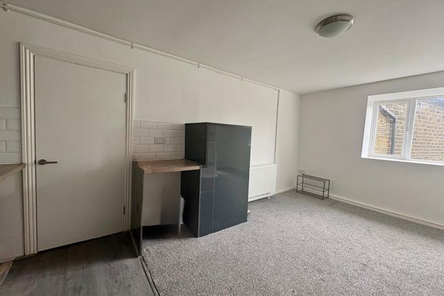 Flat 1, 9, Fountain Street, Bradford photo 5