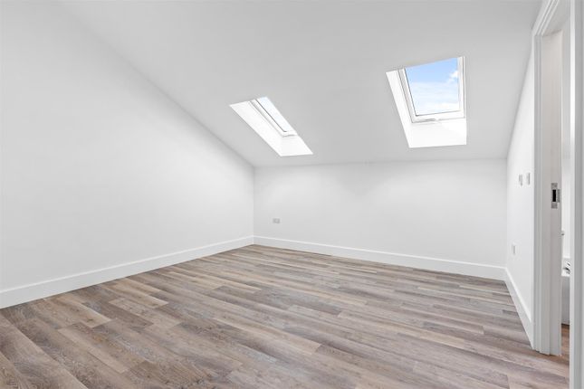 6 Meadow View, Holy Cross Hill, Broxbourne photo 4