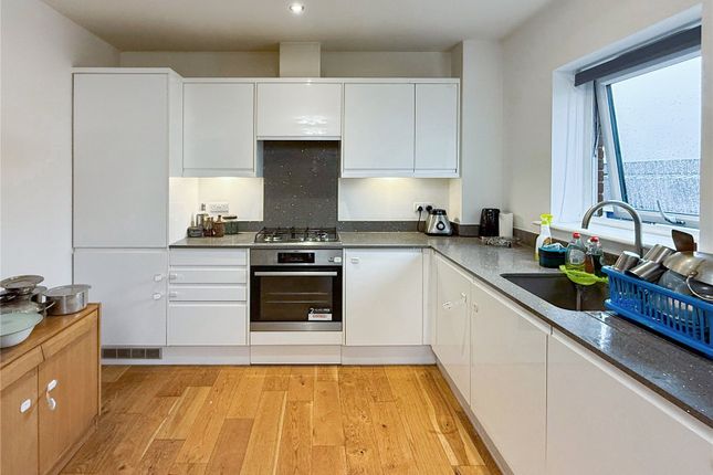 Flat 4, Isabelle House, 70, Victoria Road, West Sussex photo 2