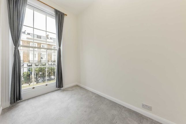 Flat to rent in Gloucester Avenue, London