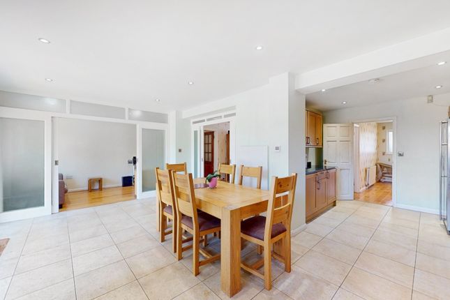 17, The Uplands, Ruislip photo 4