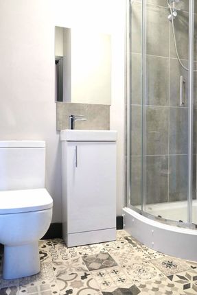 Room 2, 2 Exchange Street, Normanton photo 5