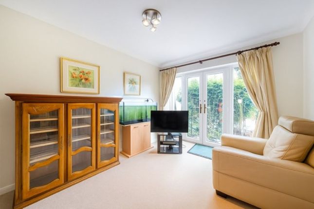 Flat 18, St Augusta Court, Batchwood View, St. Albans photo 2