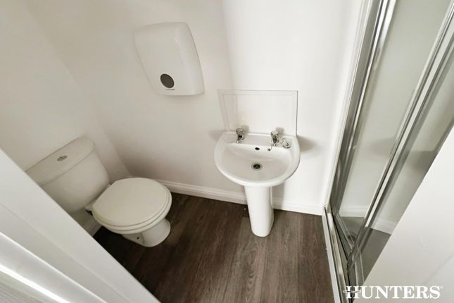 Flat 4 Bathroom