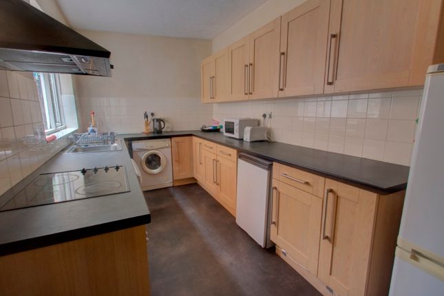 Terraced house to rent in Howard Road, Clarendon Park, Leicester