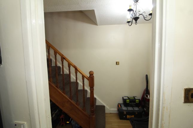 18, BAYLISS AVENUE, LONDON photo 3