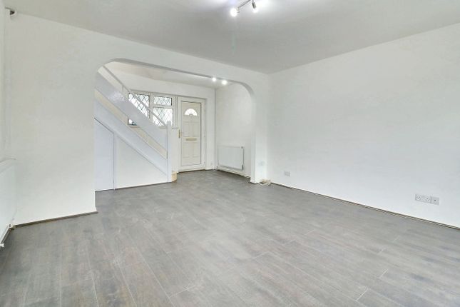 67, Falcon Way, Harrow photo 3