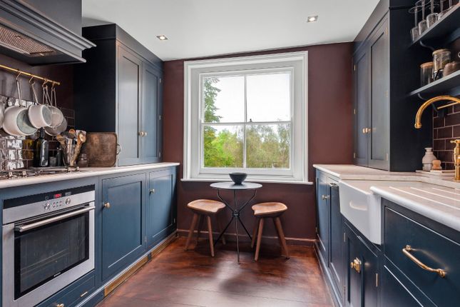 Flat B, 20, Canonbury Square, Islington photo 4