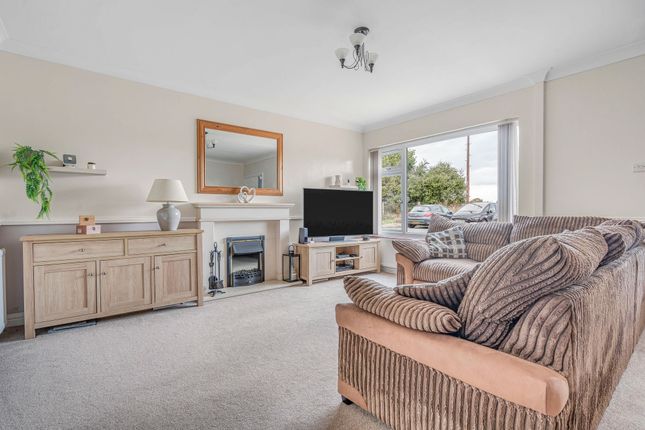 49 Diamond Close, Ipswich photo 4