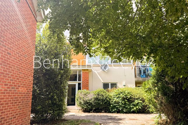 43, Pier Way, London photo 2