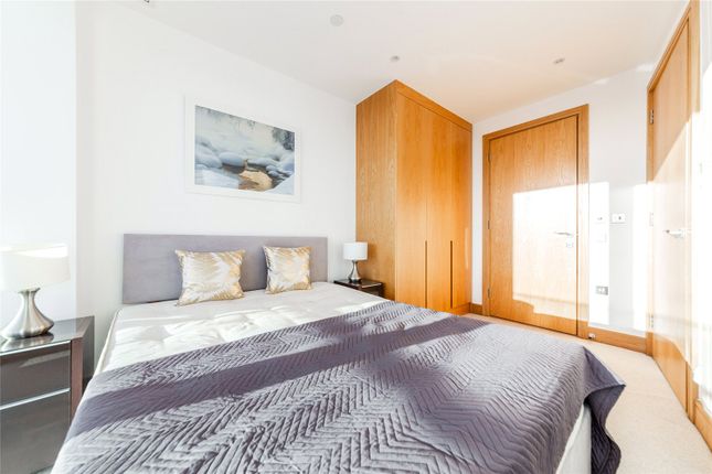Flat for sale in Arena Tower, 25 Crossharbour Plaza, London