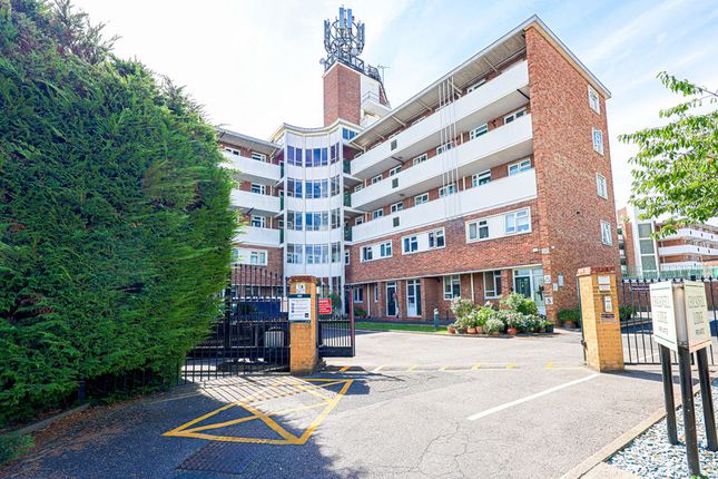 Thumbnail Flat for sale in London Road, Westcliff-On-Sea