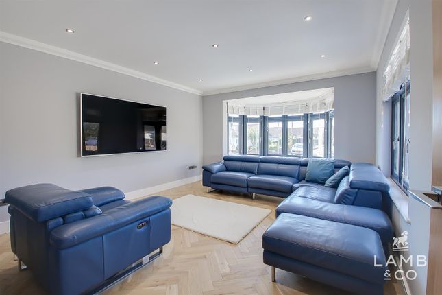 63, Queens Road, Clacton-On-Sea photo 2
