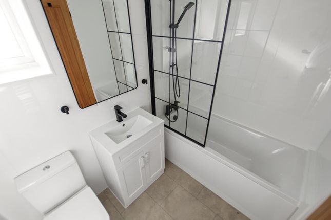 2, Gattons Way, Sidcup photo 4