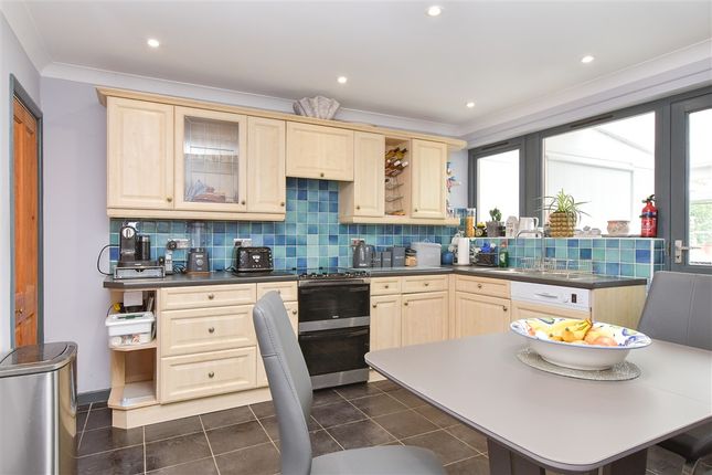 Fairview Drive Higham, Rochester photo 3