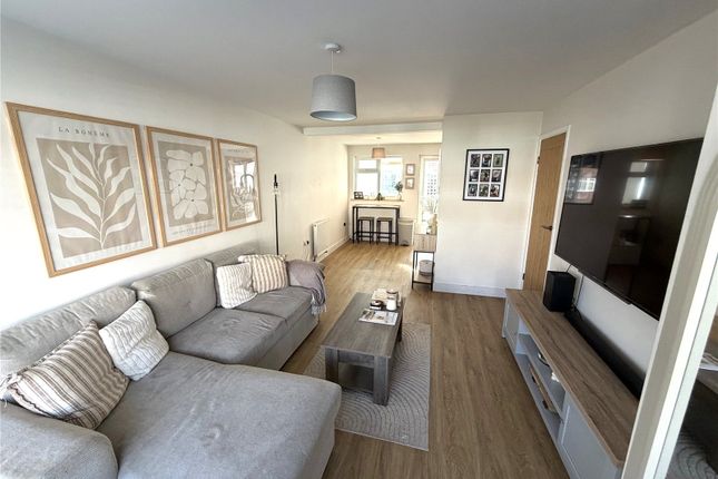 17, Oak Tree Close, Nottingham photo 2