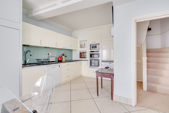 Flat for sale in New Kings Road, Fulham