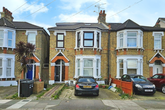 Flat for sale in Wellesley Road, Ilford