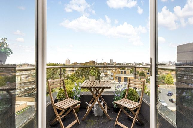 Flat 6, 44, Lavender Hill, London photo 2
