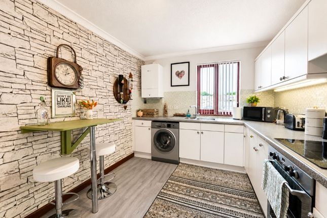 18 Beatty Court, Kirkcaldy photo 3