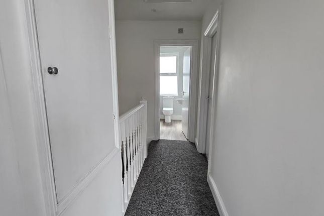 Flat to rent in London Road, Brighton