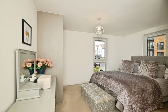 Flat 4, 7, Knights Templar Way, Kent photo 2