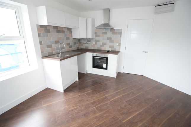 Flat to rent in Old Bank Apartments, Victoria Road, Netherfield, Nottingham