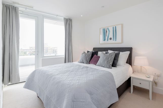 Flat for sale in Lombard Wharf, Lombard Road, Battersea