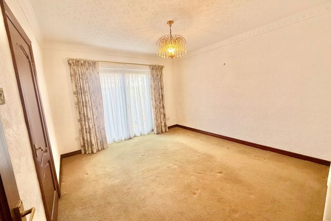 17, Greenfield Way, Porthcawl photo 4
